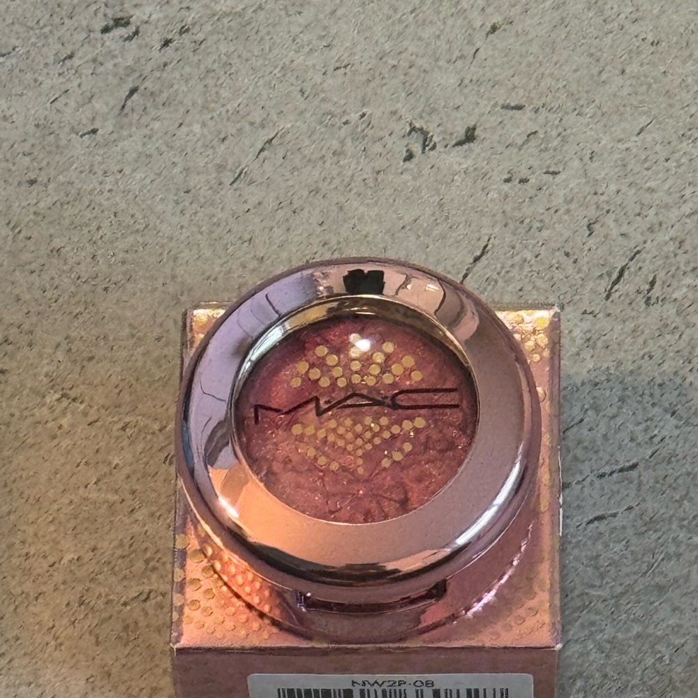 MAC Cosmetics More Presents Please LE Eyeshadow